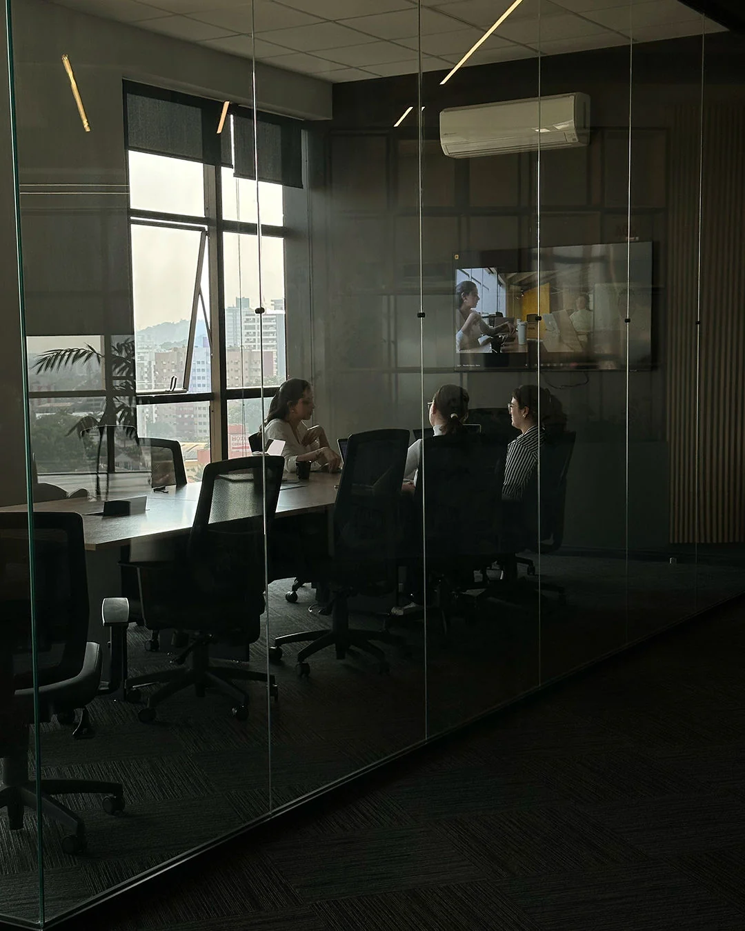 Sala de reunião com vista
